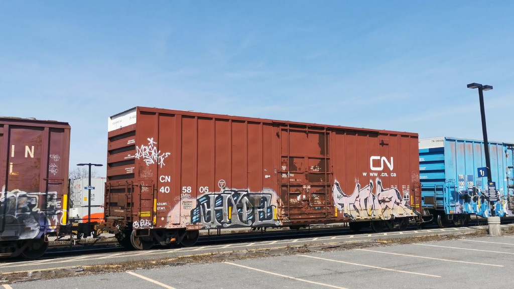 CN 405806